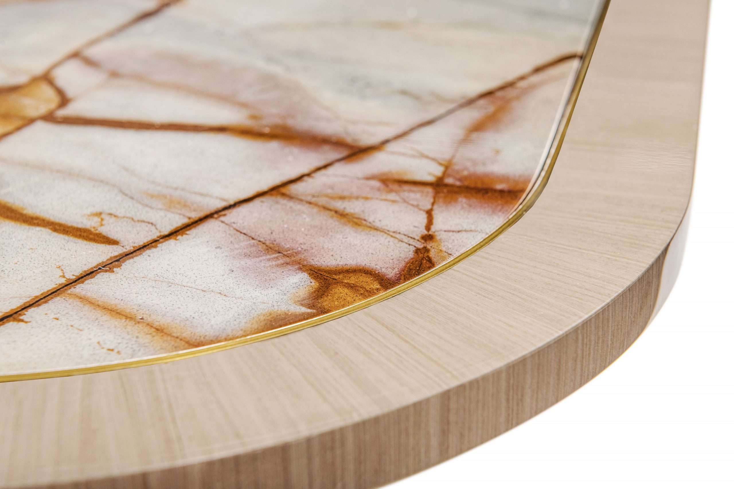 TAVIO Dining Table