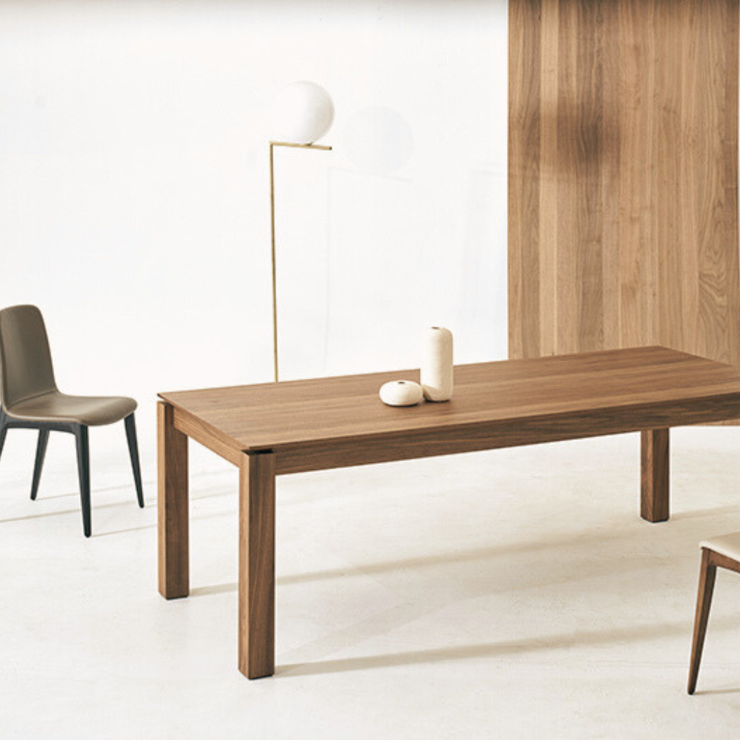 KEMI Dining Table in Walnut